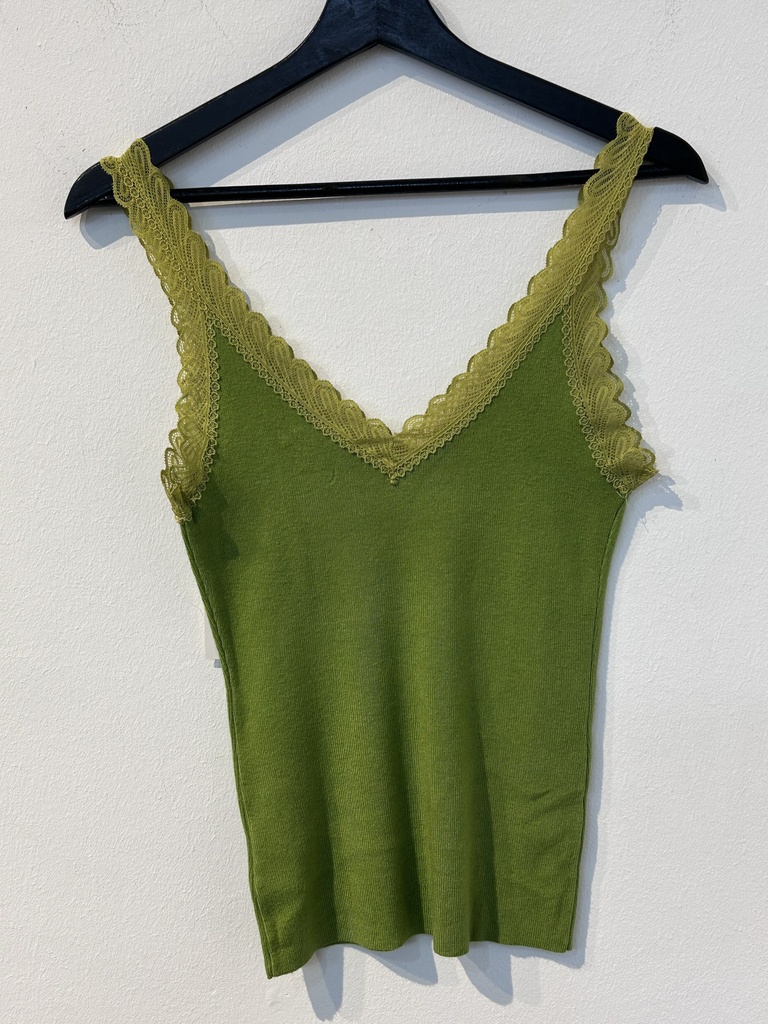 Einheitsgröße: bis 38 Material: 50% Viscose 28% Nylon  22% Polyester